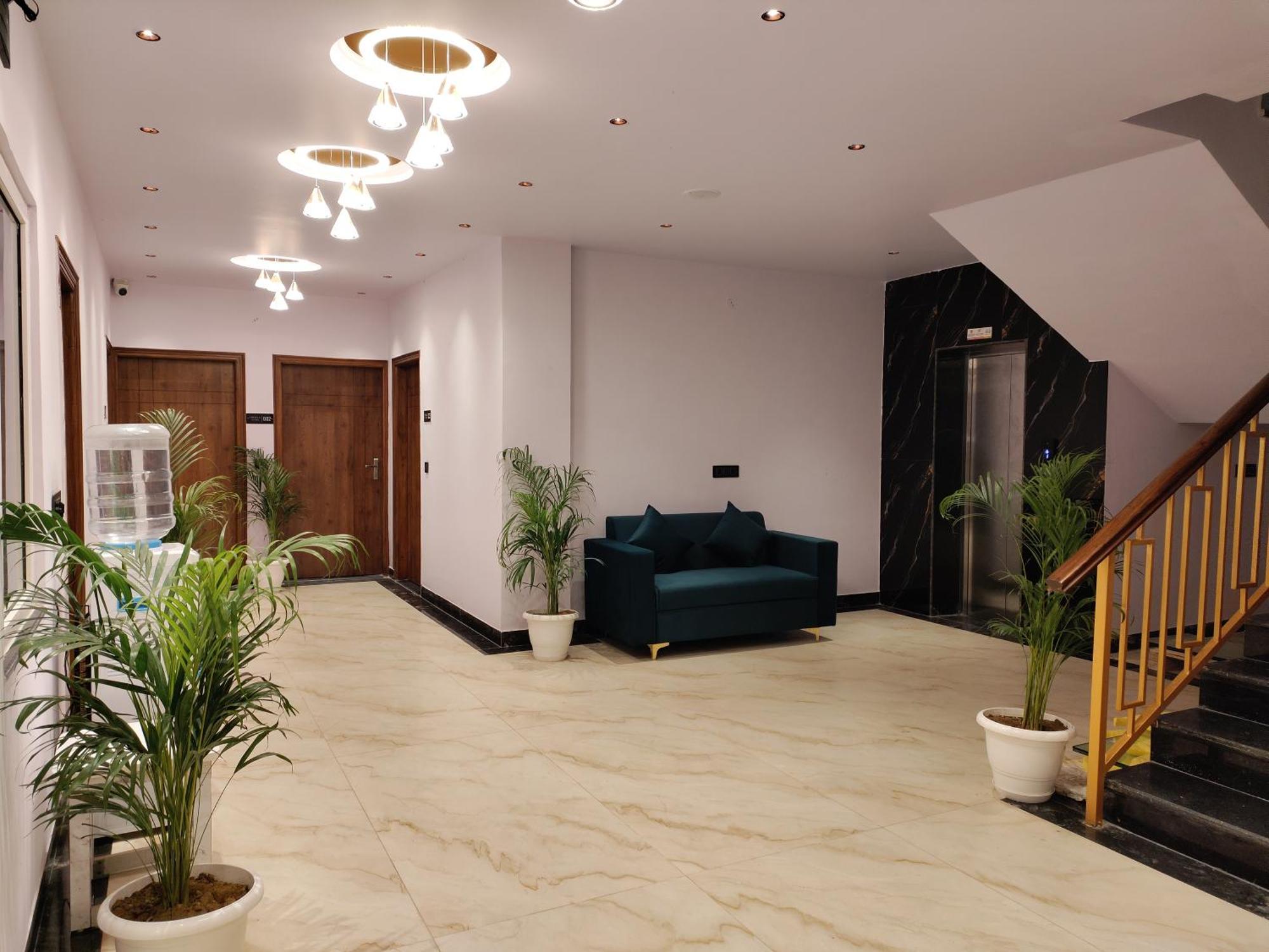 Emerald Suites Greater Noida Exterior foto