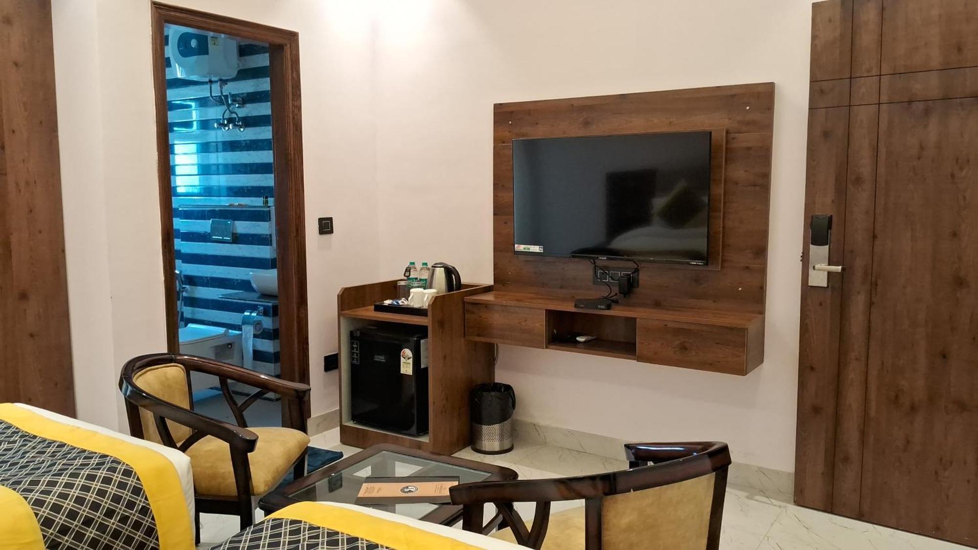 Emerald Suites Greater Noida Zimmer foto
