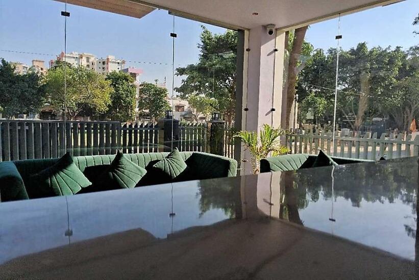 Emerald Suites Greater Noida Exterior foto